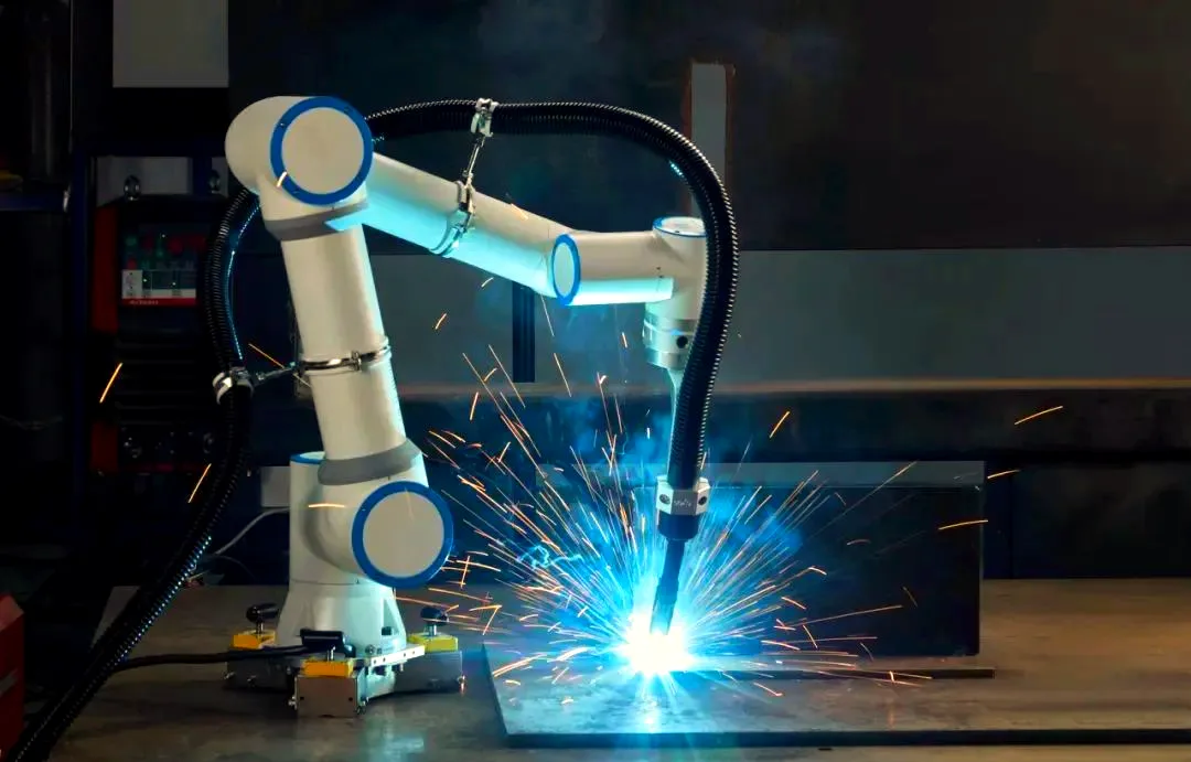 Ưu điểm của robot hàn